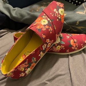 Toms Women's Alpargata Paper Source Red Slip on Espadrille Floral Garden